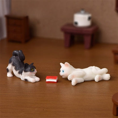 Cute Mini Cat Figurines Set – Adorable Cat Miniatures for Desk & Home Decoration
